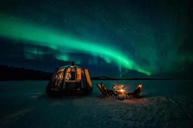 Aurora Igloo with private hot tub by Invisible Forest Lodge Images_1