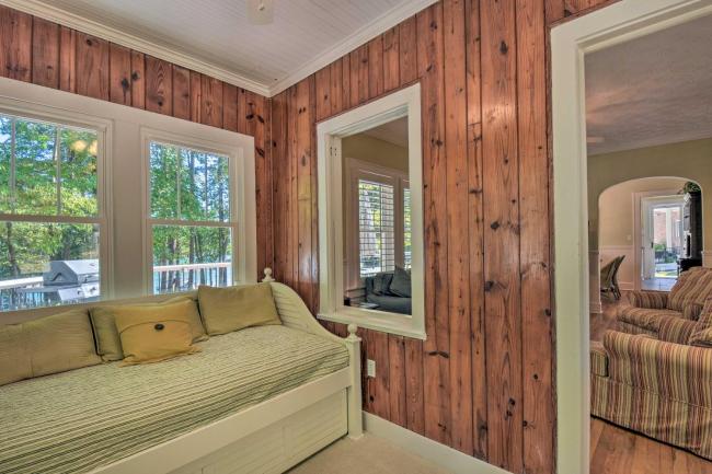 Lakefront Buford Getaway with Dock and Sundeck! Images_5