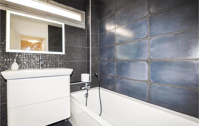 Lovely Apartment In Perpignan With Kitchen Images_4