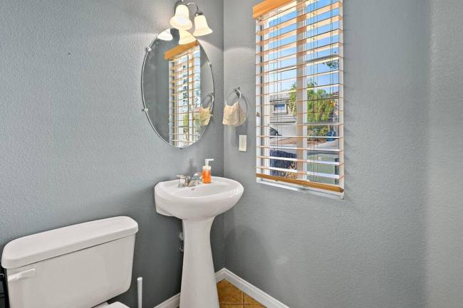 Quiet, 3 bed Home with Heated Pool and Movie Room! Images_1