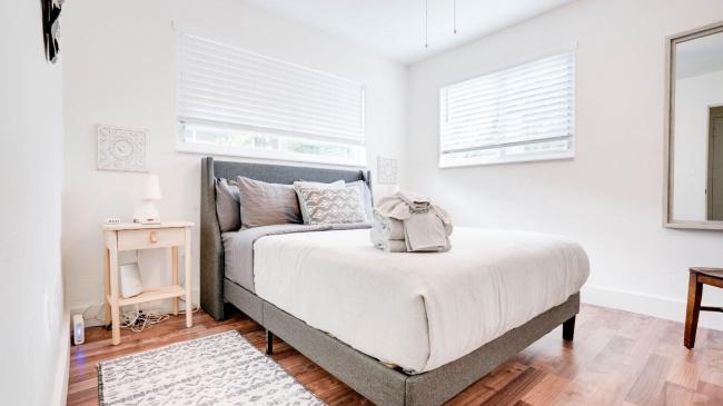 MiMo Bungalow 2- Unique Sanctuary with Garden Images_1