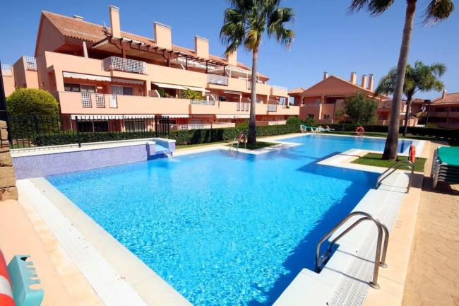 Amazing modern apartment next to pool. Images_1