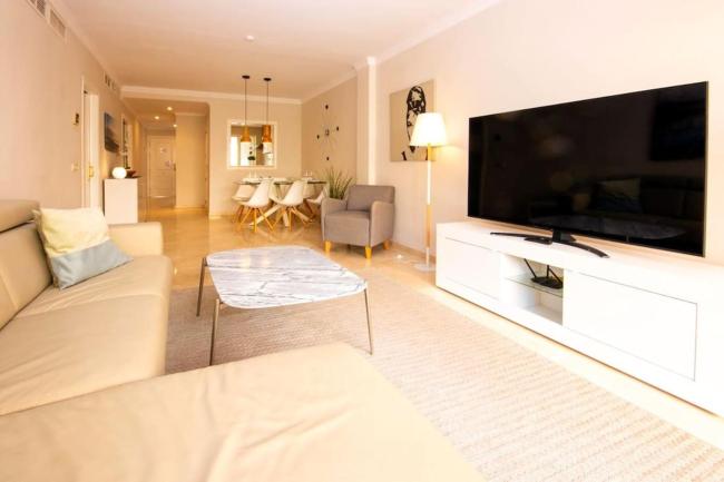 Amazing modern apartment next to pool. Images_4