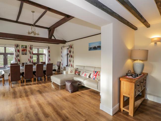 Meadowfields Images_5