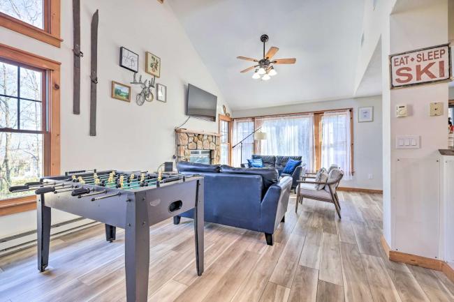 Gorgeous Gem Less Than 1 Mi to Camelback Ski Resort! Images_4