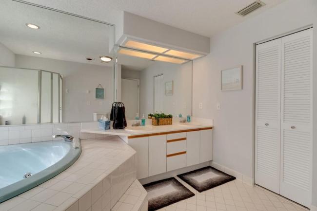 Stunning 4 bdrm in beachfront neighborhood with pool Images_2