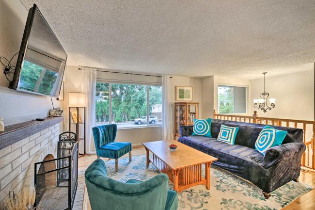 Spacious Kent Getaway with Yard, Deck and Grill! Images_5