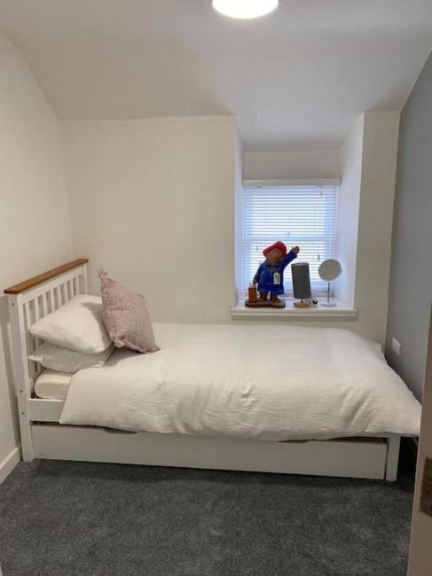 Siop Iwan a Menna Images_3