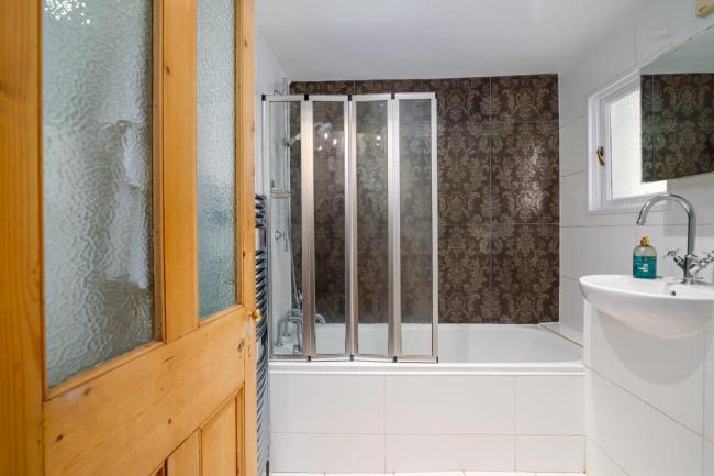 GuestReady - Classy Apt in South Wimbledon Images_2