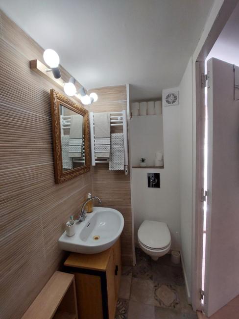 Hyères studio refait à neuf dans la cité médiévale Images_4