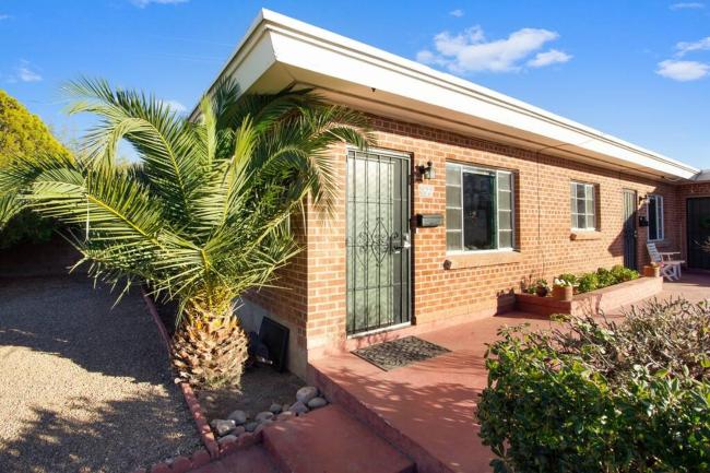 Mr. Bright - Walk to UofA, DT+ free Parking Images_4