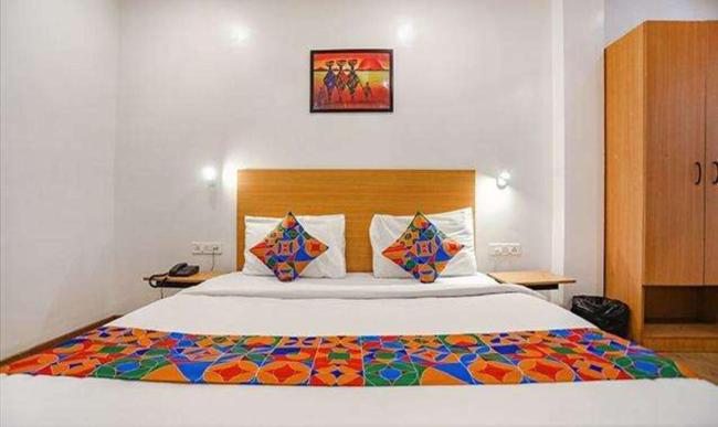 Hotel Yellow Chilli Britannia Chowk Images_2