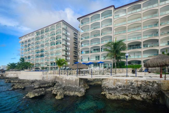Cantil 3CS Oceanfront Condo with Terrace Images_3