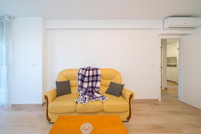 Apt 2ª linea de Playa de Poniente Images_4