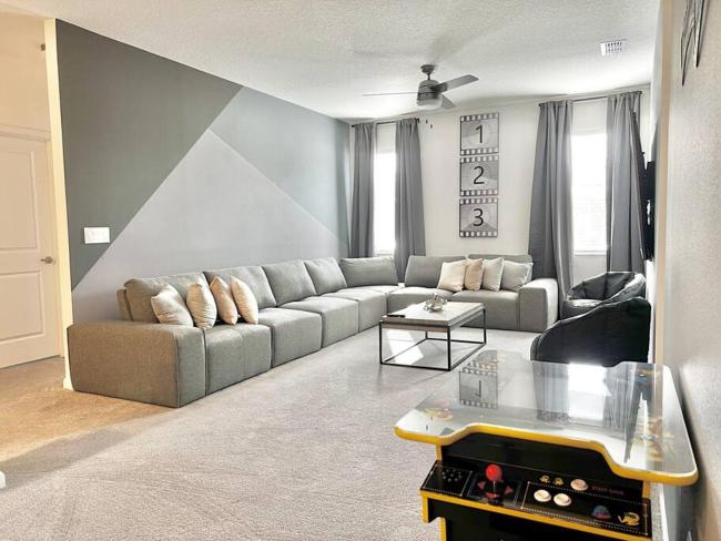 Luxurious 8 BR Home in Bella Vida with Private Pool and Spa Images_1