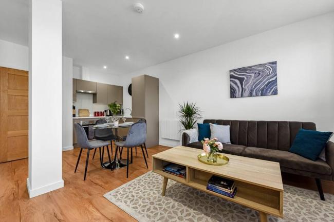 Modern and Relaxing Studio Flat in Prime Location Images_1