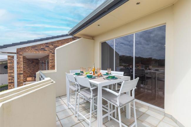 Corlette Sands 117 Sandy Point Road filtered waterviews air conditioning and only 150 metres to the water Images_3