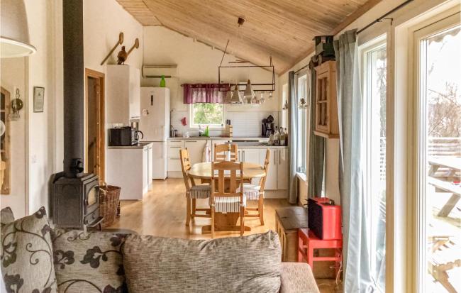 4 Bedroom Nice Home In Vdd Images_3