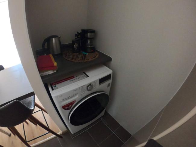 Apartment With Pool Access Images_5