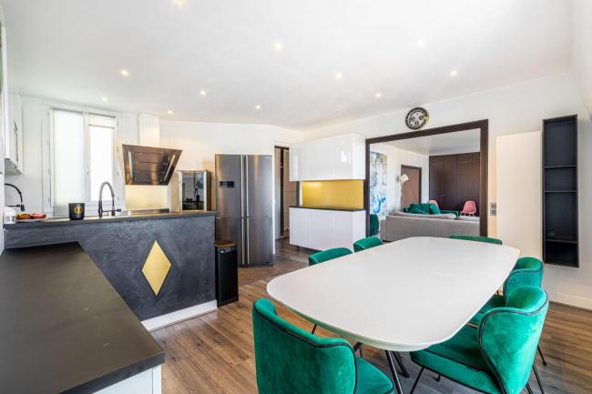 GuestReady - A touch of emerald with Eiffel view Images_2