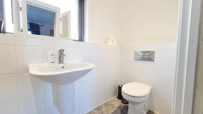 Private room with En-suite Images_4
