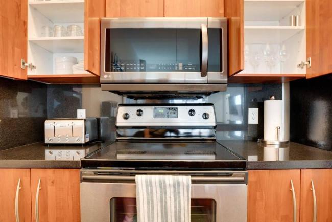 Best of Brickell's Luxury Suite with Pool and Gym Images_5