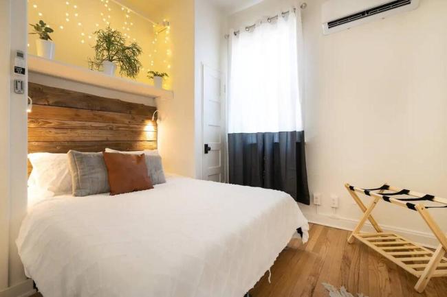 Historic Building, 4 1BR 1BA units w/ Private Yard Images_3