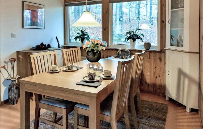 3 Bedroom Lovely Home In Åsljunga Images_3