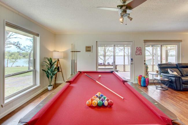 Mineola Lake House with Dock and Fire Pit! Images_3