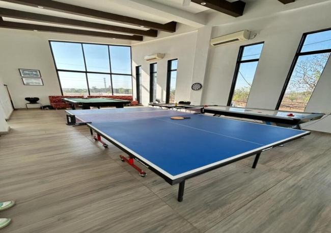 4Bhk White Villa with Grecian Architecture Images_1