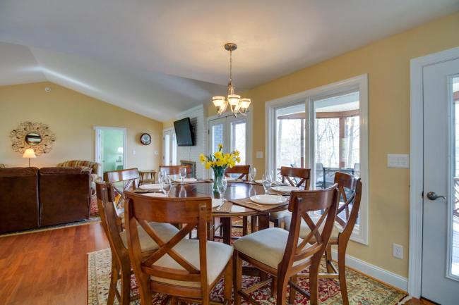 Smith Mountain Lake Getaway with Private Dock! Images_5