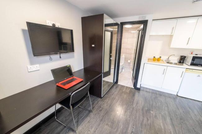 Modern Studio next to University of Birmingham Images_2