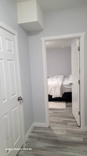 A very nice Basement ensuite. Images_5