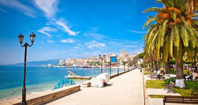 UN BEL POSTO AL MARE Images_2