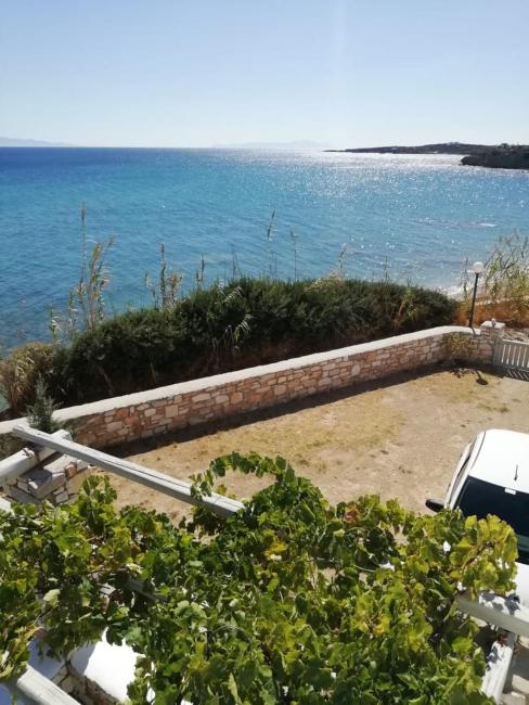 Cycladic seaside studio Images_1