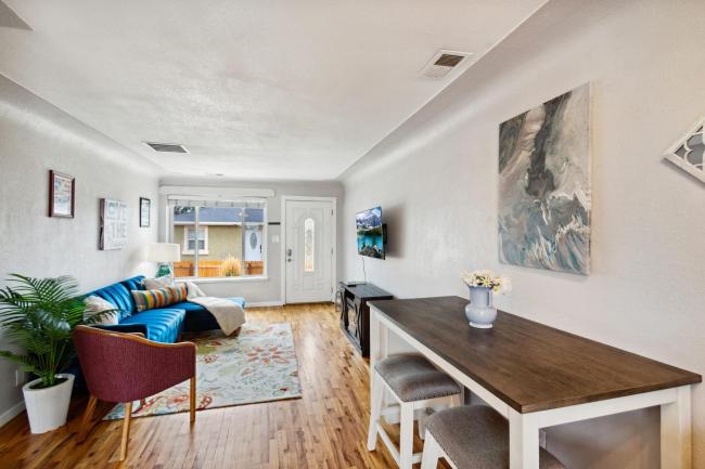 Apt Close to Empower Field Pepsi Center & More Images_2