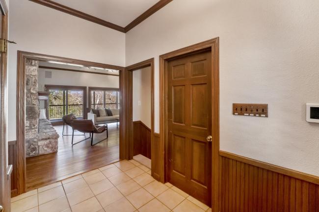 Tarcoola Riverfront Ranch, Billiards and Smart TVs Images_1