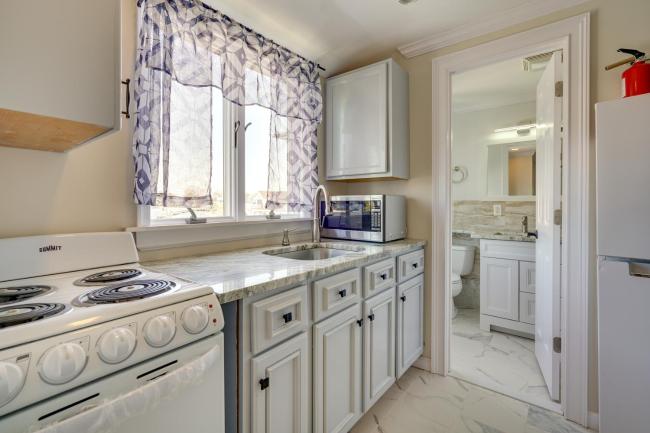 Toms River Apartment with On-Site Canal Access! Images_5