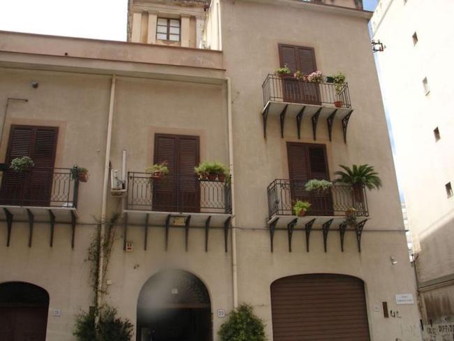 Charming Mezzanine Flat in Palermo Centre Images_3