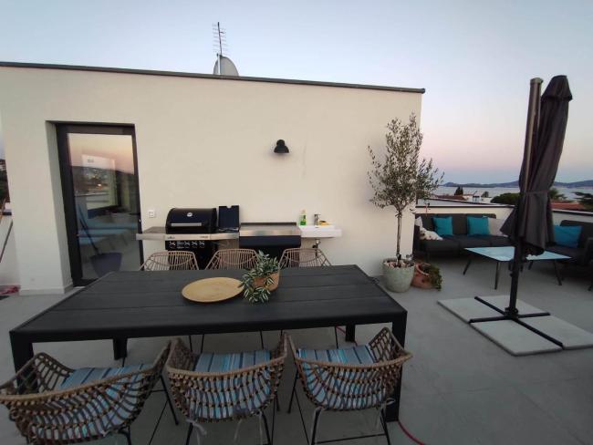 Penthouse Aurelia, rooftop terrace & jacuzzi Images_5