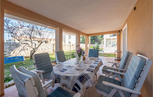 Beautiful Apartment In Vir With 2 Bedrooms And Wifi Images_5