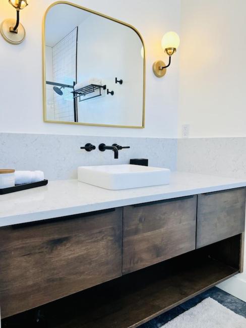 Modern Rustic Luxury with Captivating Panoramic Views (Sleeps 26) Images_4