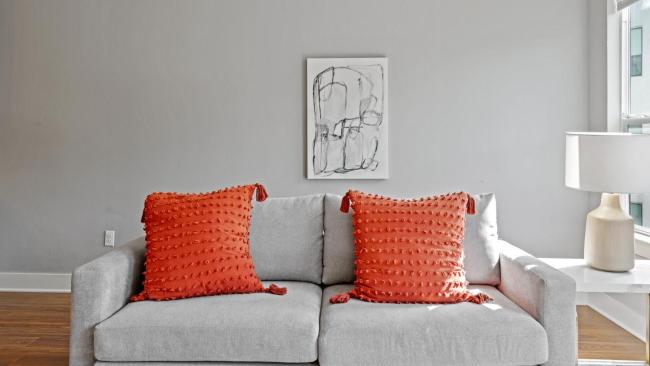 Modern Apartment in Prime Location ID6223 Images_3