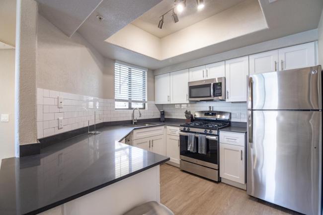 Modern Apartment in Prime Location ID2775X3 Images_5