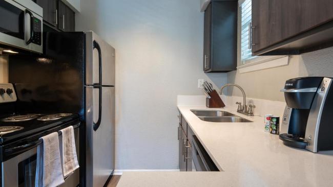 Modern Apartment in Prime Location ID3716X10 Images_4