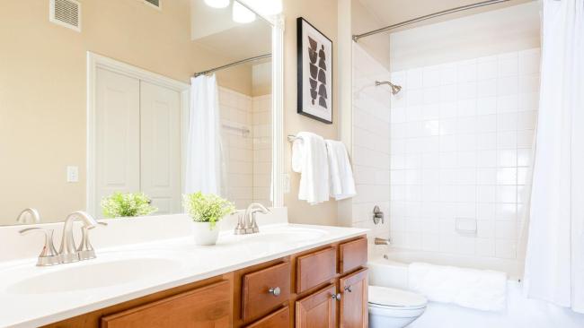 Modern Apartment in Prime Location ID5097X86 Images_3