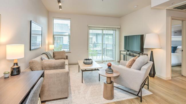 Modern Apartment in Prime Location ID7452X24 Images_1