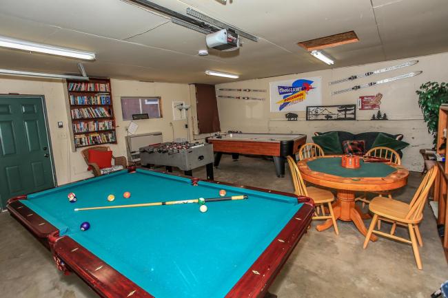 Buffalo Crossing - Spacious mountain home with game room and a hot tub for everyone to enjoy! Images_2