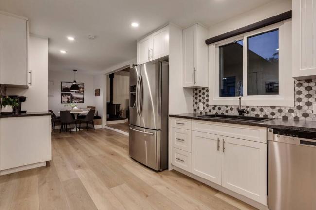 Modern Cabin with Beach Access and Fire Pit by FantasticStay Images_2