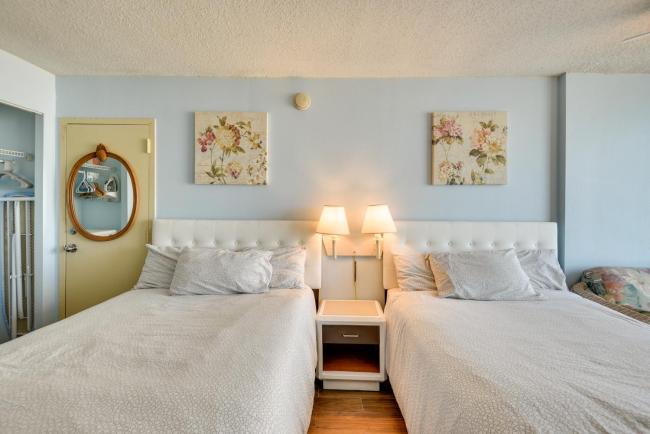 Oceanfront Daytona Beach Studio with Pool Access! Images_5
